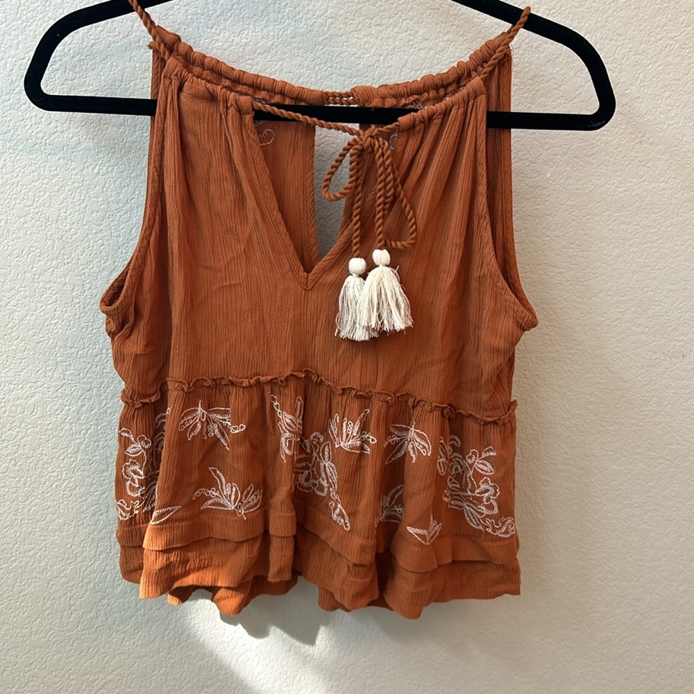 Flowy V-neck tank top - Picture 2 of 3